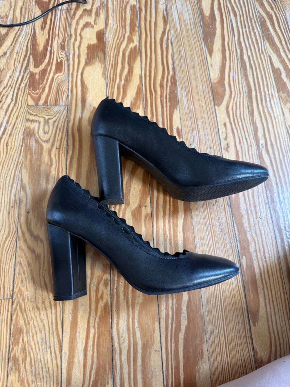 Crown Vintage Black Scalloped Vamp Block Heel Pumps - Willow Style - Picture 3 of 7